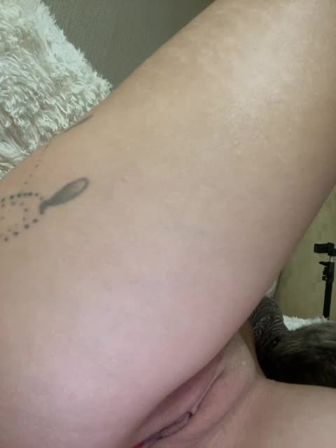 View or download file crystal1_1 on 2024-10-19 from bongacams