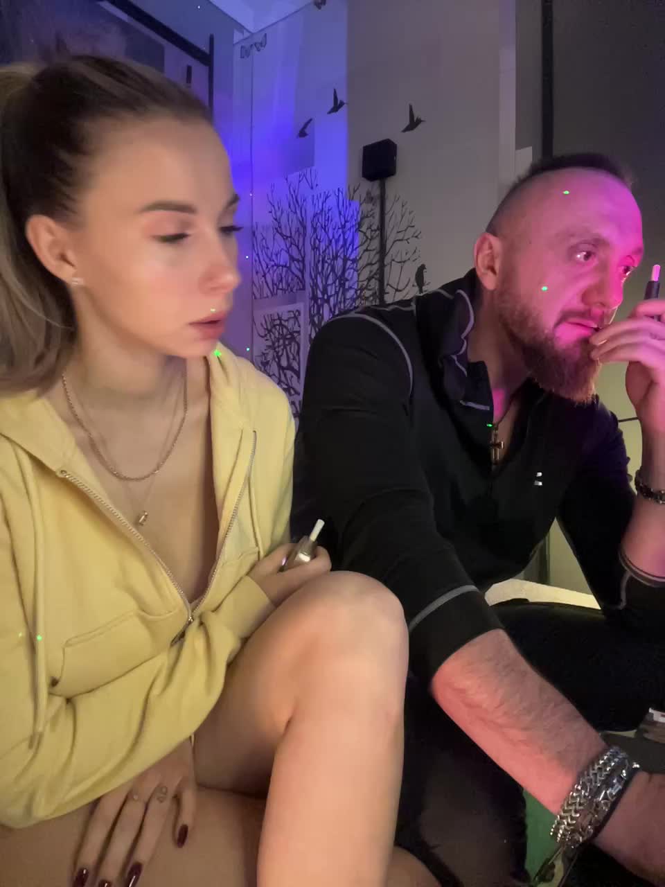 View or download file vik1one1 on 2024-10-19 from bongacams