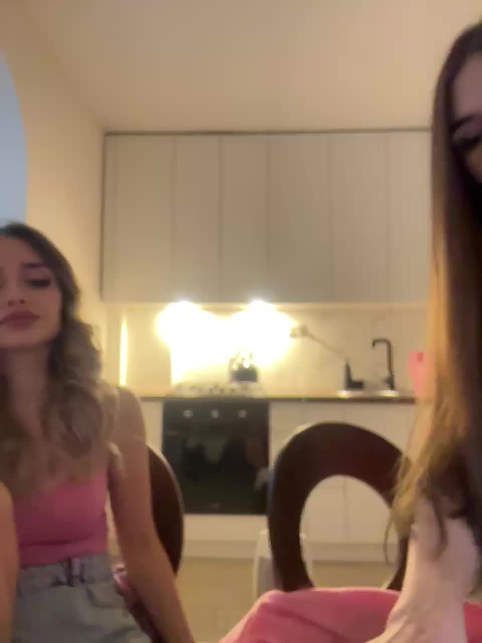 View or download file emilyandmira on 2024-10-20 from bongacams