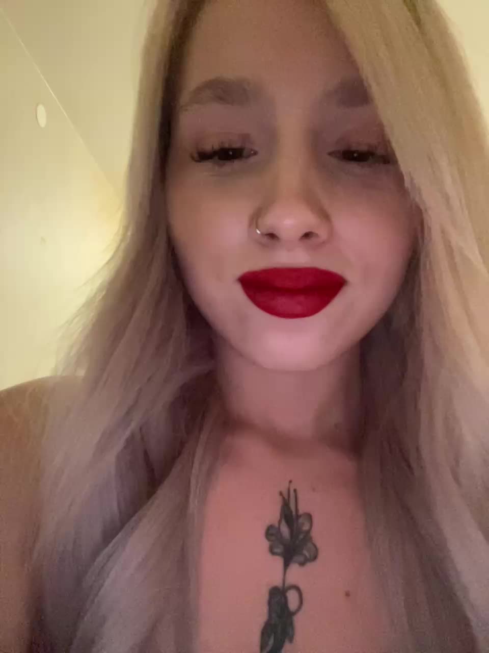 View or download file crystal1_1 on 2024-10-22 from bongacams