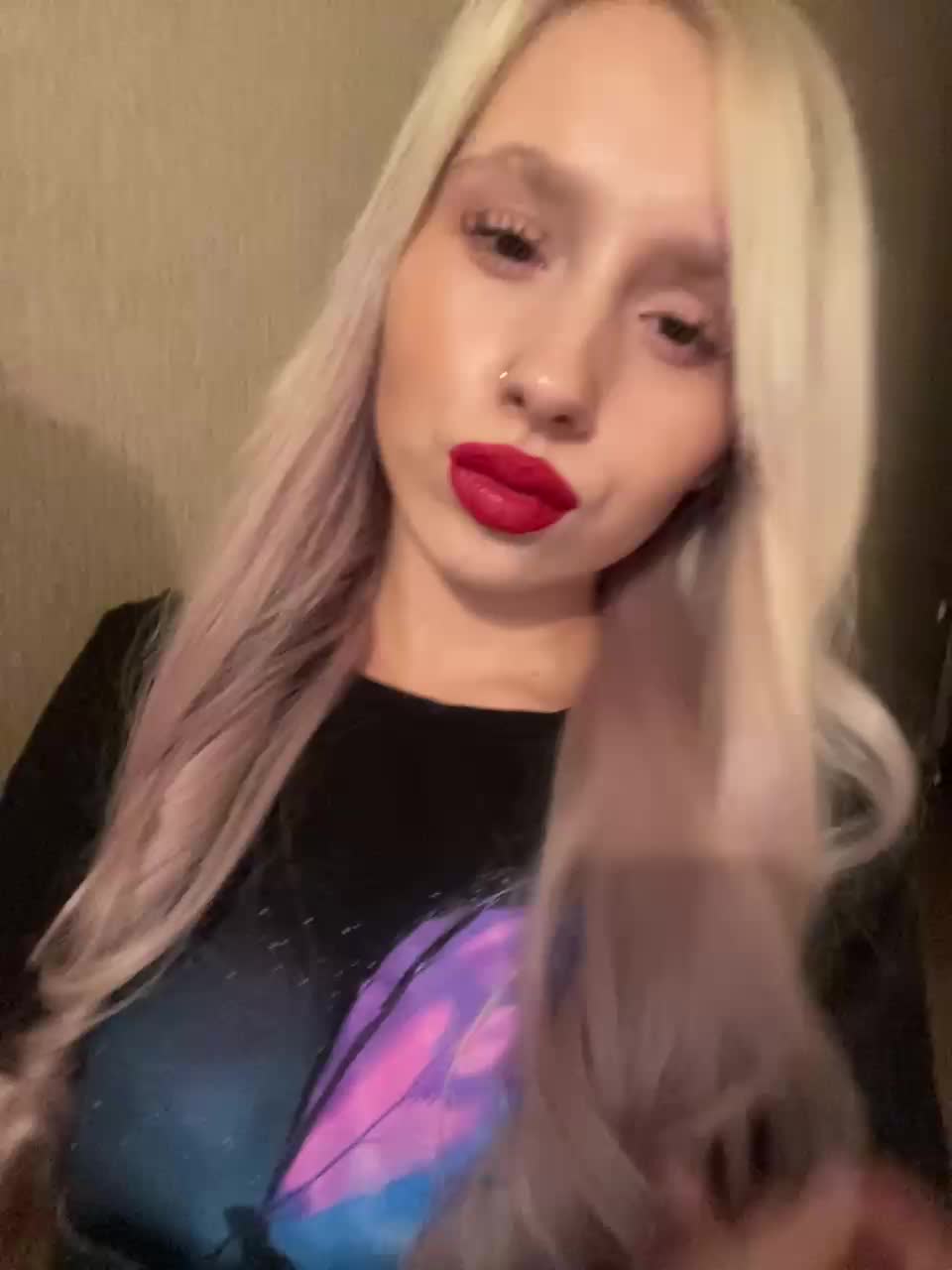 View or download file crystal1_1 on 2024-10-22 from bongacams