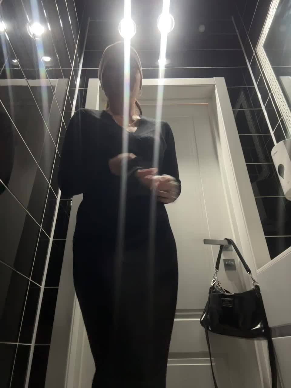 View or download file divora on 2024-10-22 from bongacams