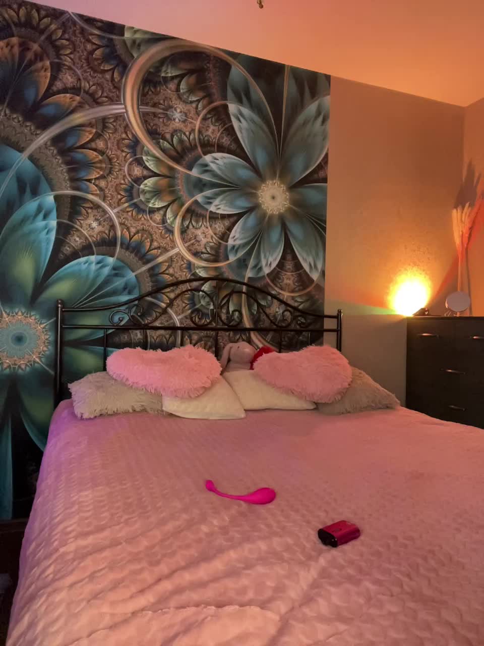 View or download file ilittleheara on 2024-10-22 from bongacams