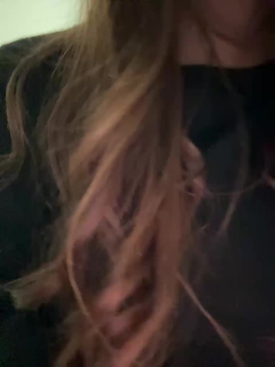 View or download file alliina_leee on 2024-10-23 from bongacams