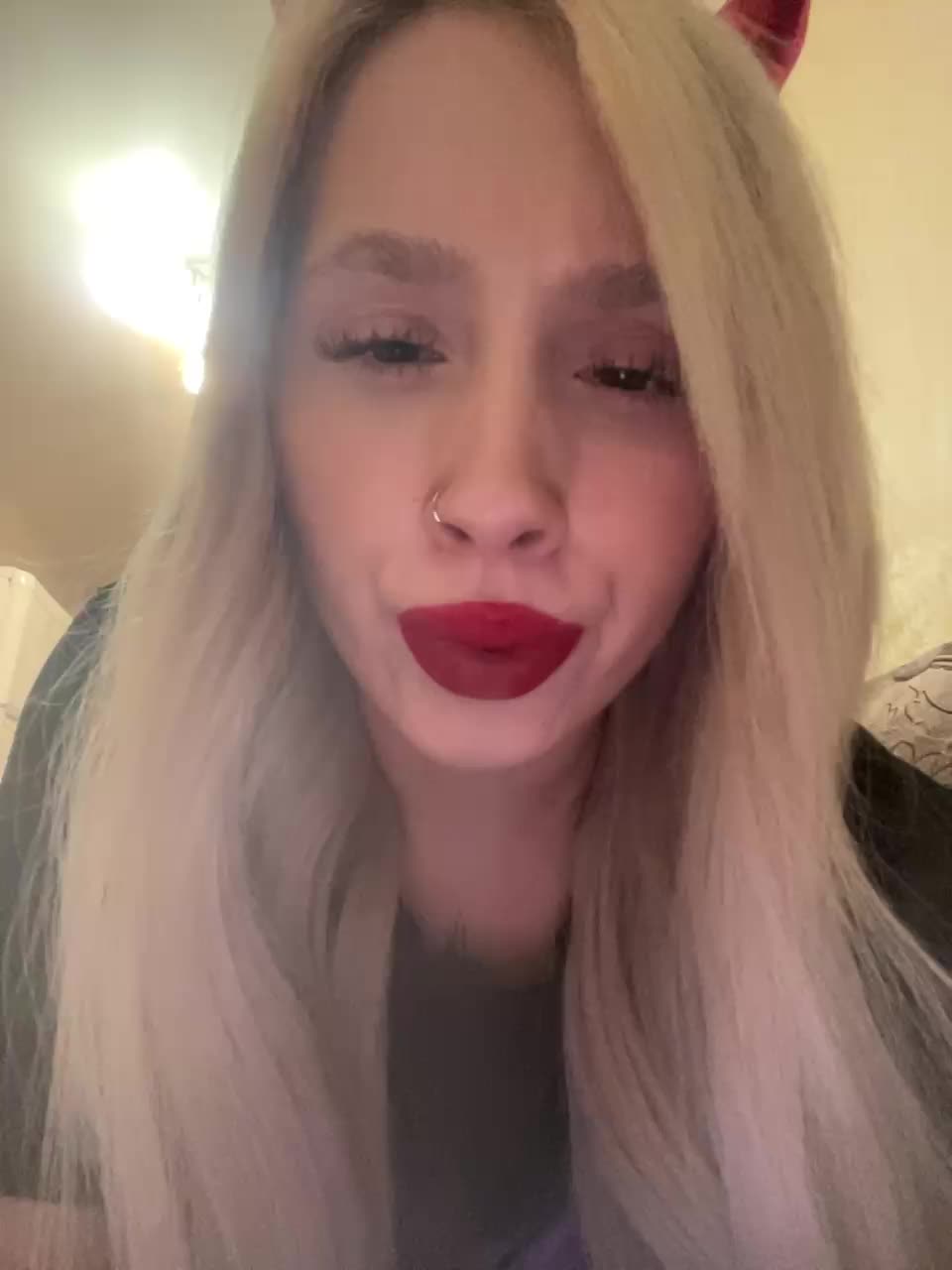 View or download file crystal1_1 on 2024-10-23 from bongacams