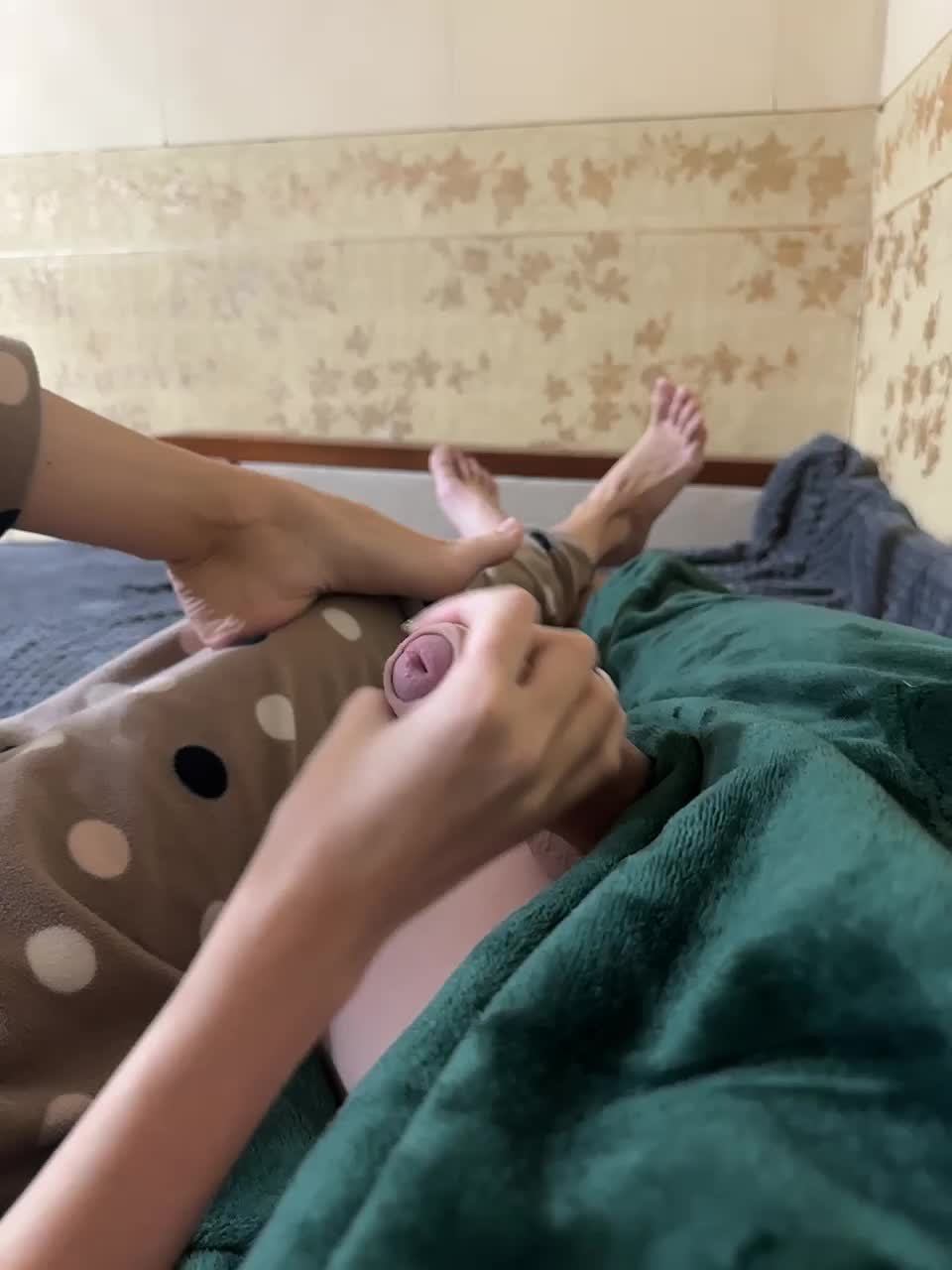 View or download file onemoretwikssex on 2024-10-23 from bongacams