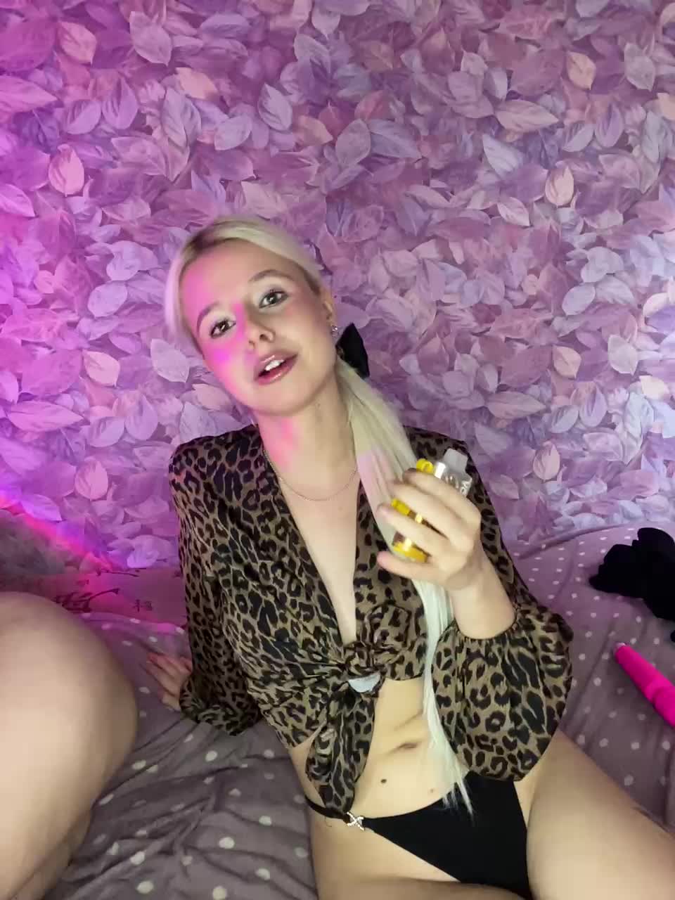 View or download file barbiek on 2024-10-24 from bongacams