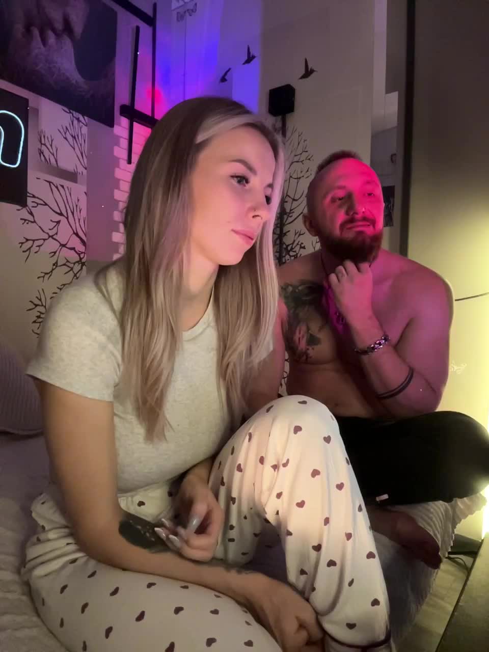 View or download file vik1one1 on 2024-10-24 from bongacams