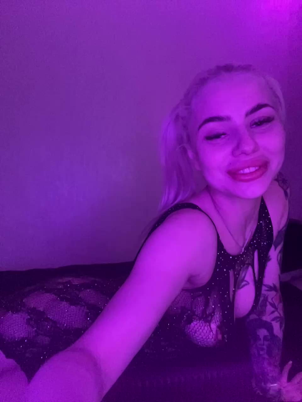 View or download file aresandafina on 2024-10-25 from bongacams