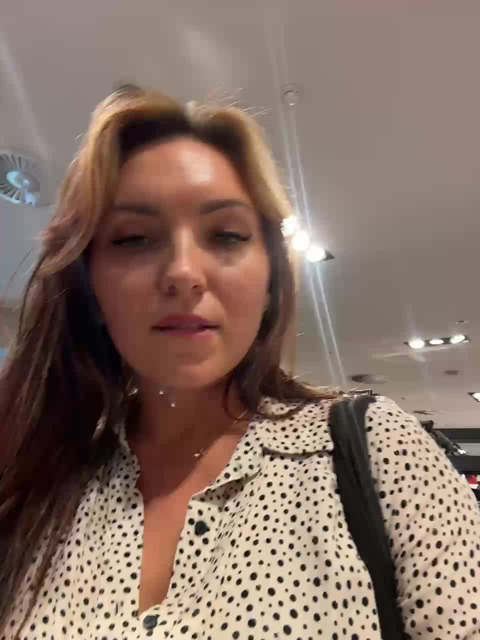 View or download file divora on 2024-10-25 from bongacams