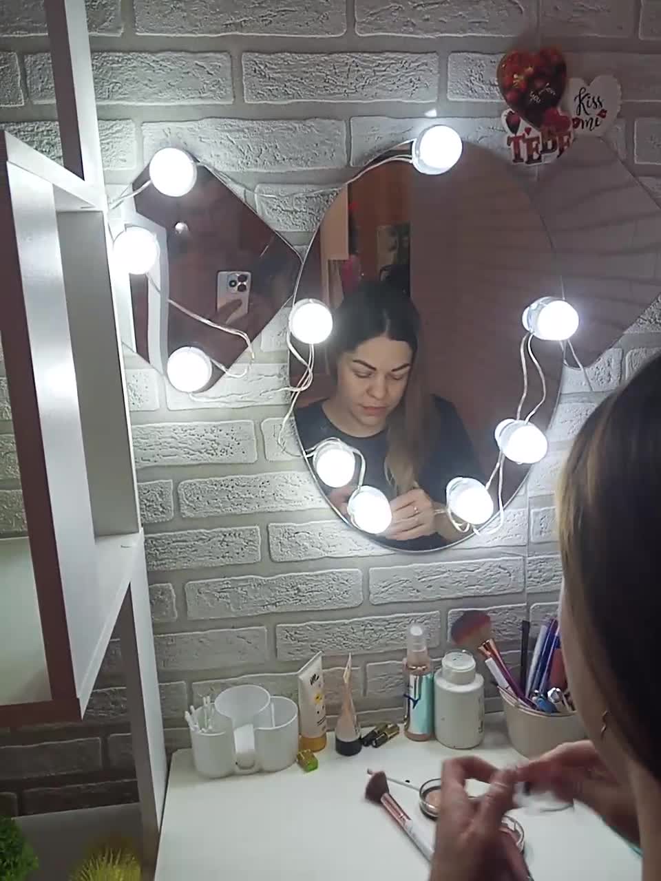 View or download file niki233221 on 2024-10-25 from bongacams