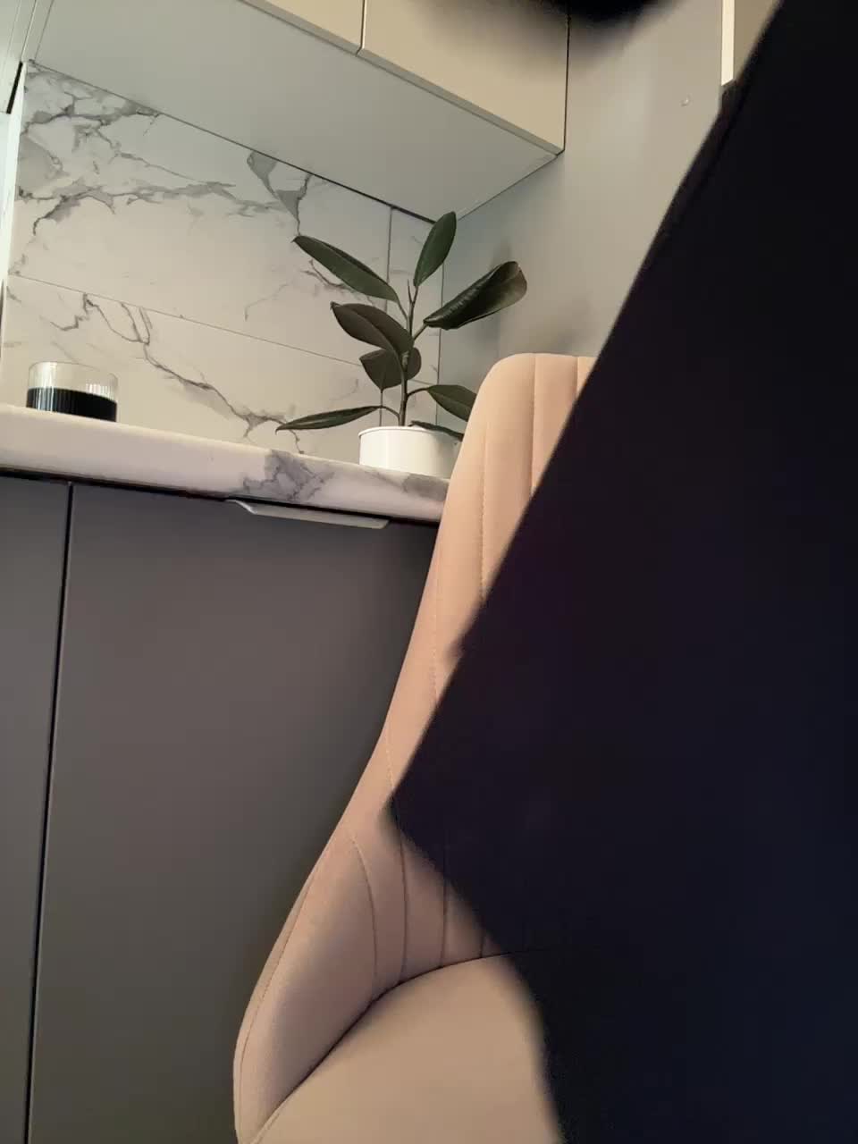 View or download file alliina_leee on 2024-10-26 from bongacams