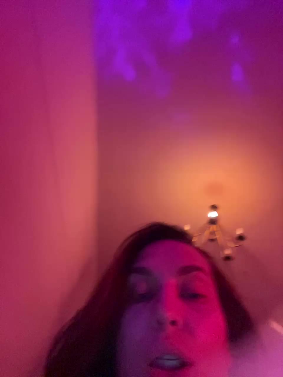 View or download file jilliancarlota on 2024-10-27 from bongacams