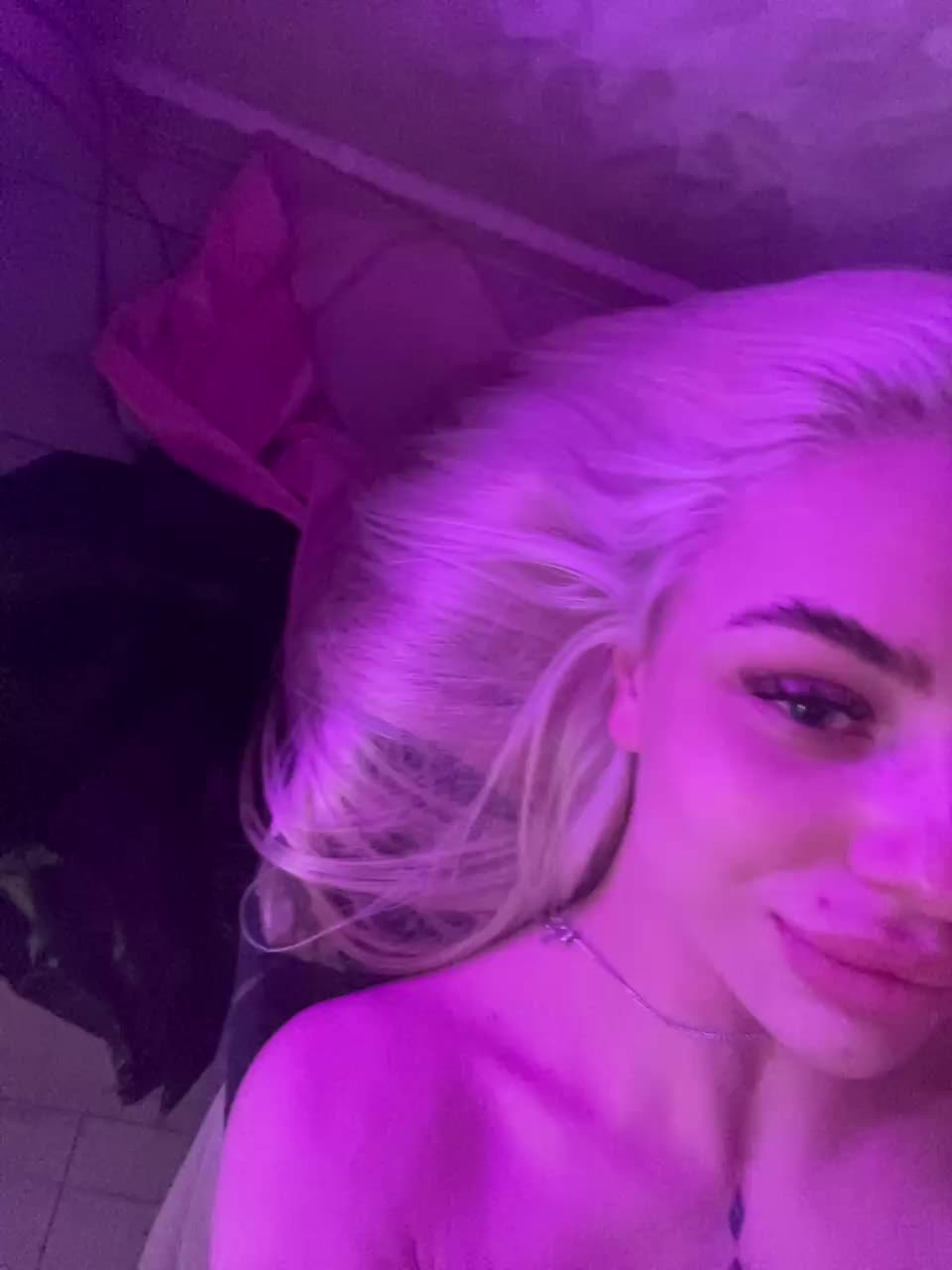 View or download file aresandafina on 2024-10-28 from bongacams