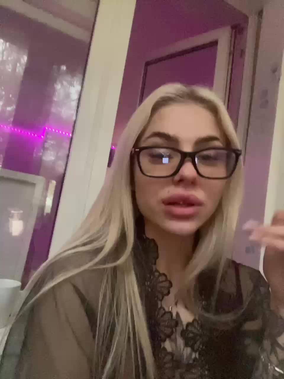 View or download file aresandafina on 2024-10-28 from bongacams