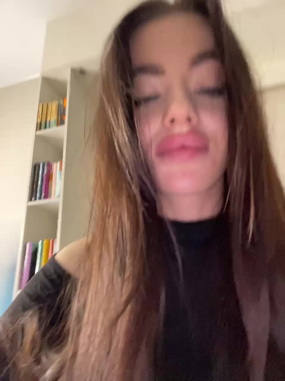 View or download file hotgirleva on 2024-10-28 from bongacams