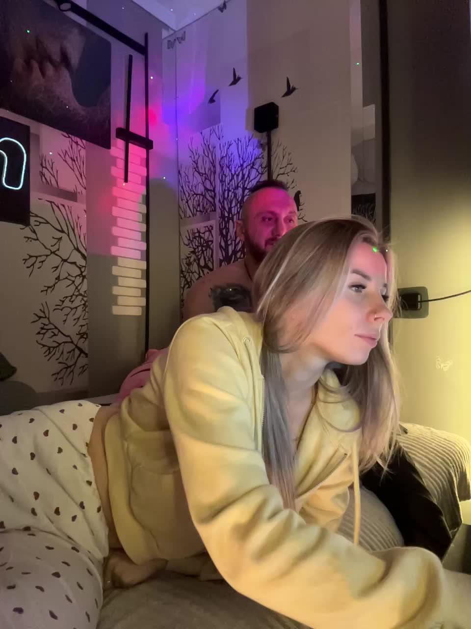 View or download file vik1one1 on 2024-10-28 from bongacams