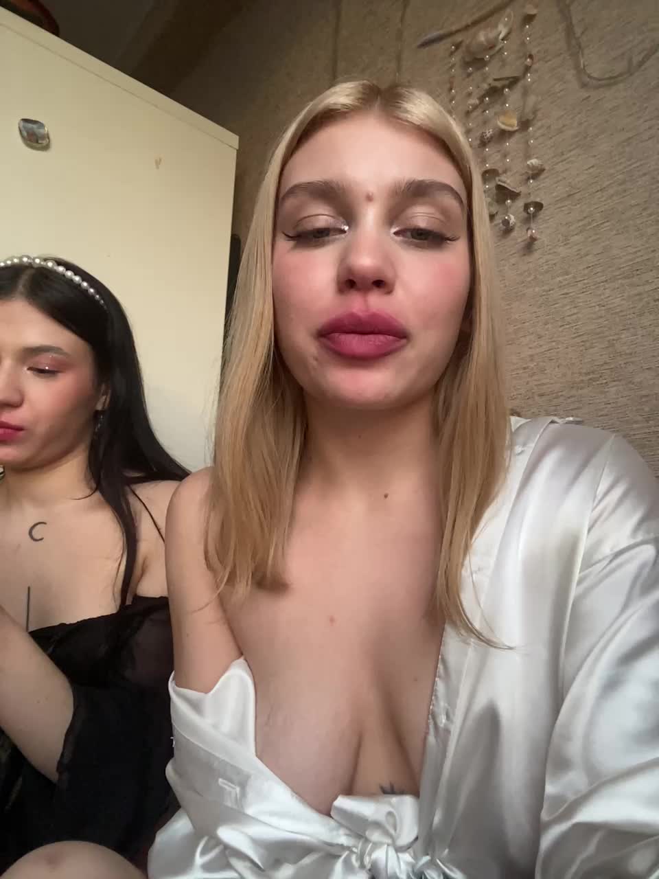 View or download file lustful_angels on 2024-10-29 from bongacams