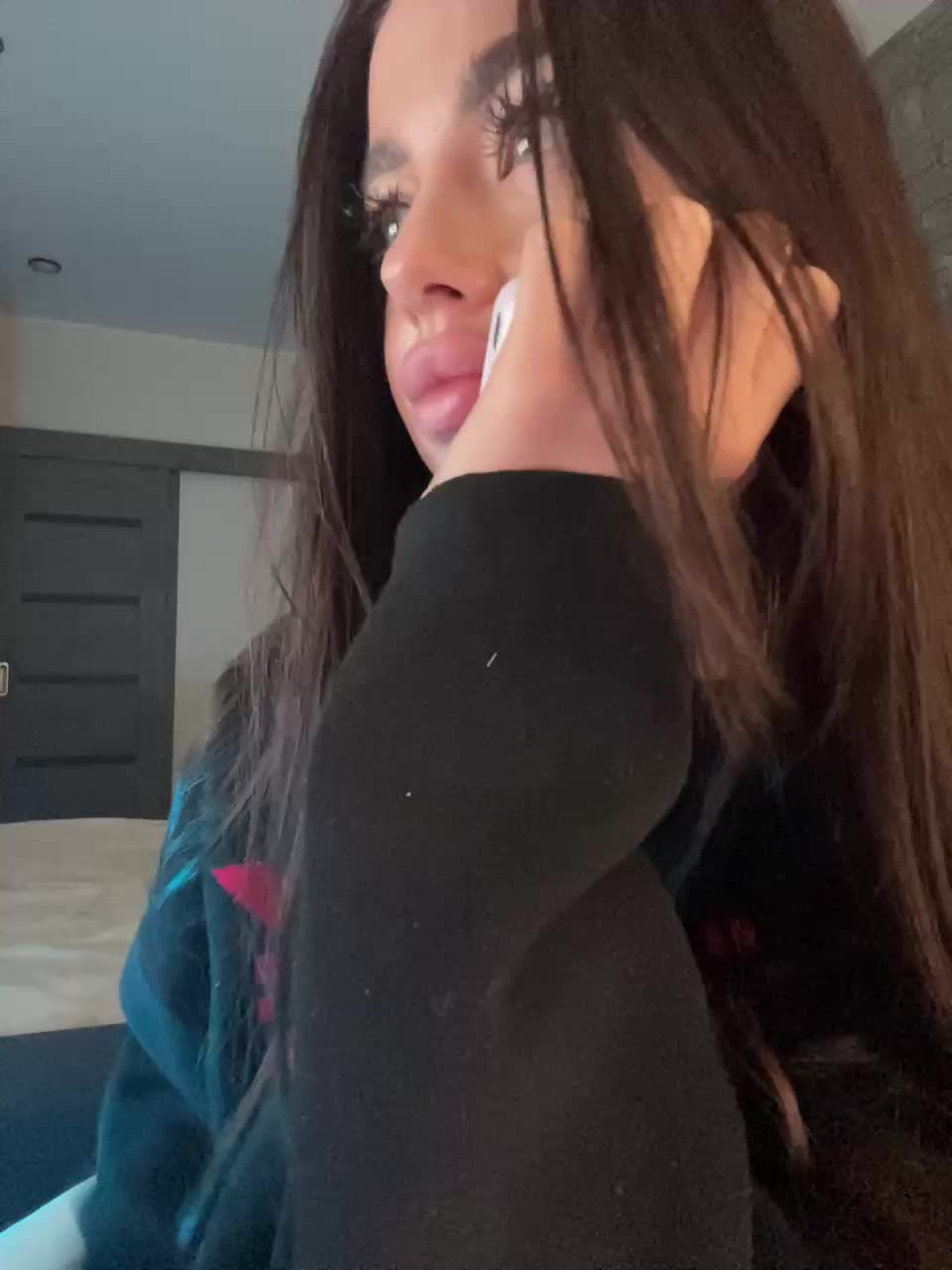 View or download file hotgirleva on 2024-10-30 from bongacams