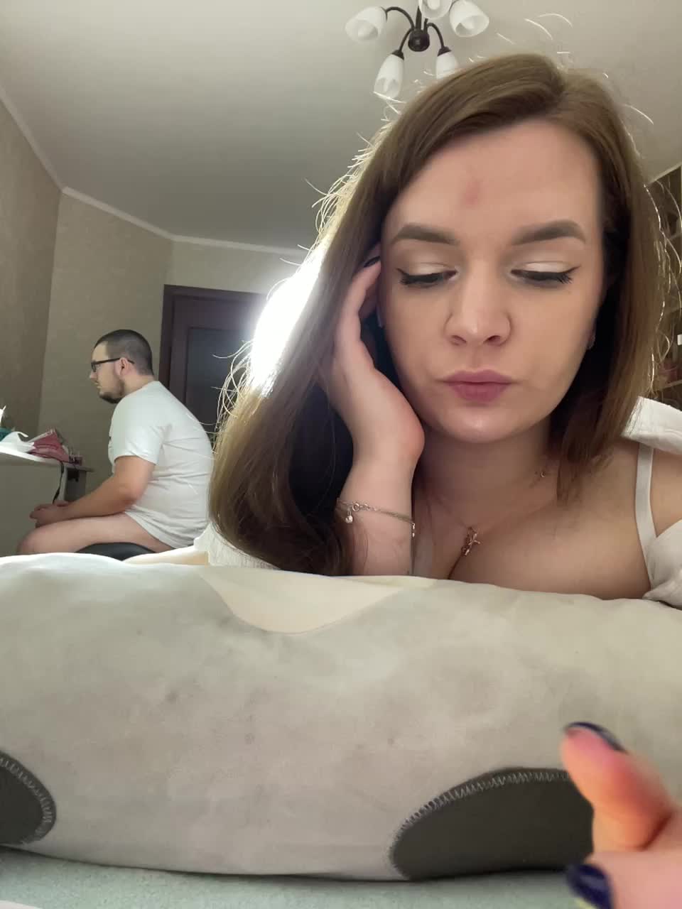 View or download file hellmor on 2024-10-31 from bongacams