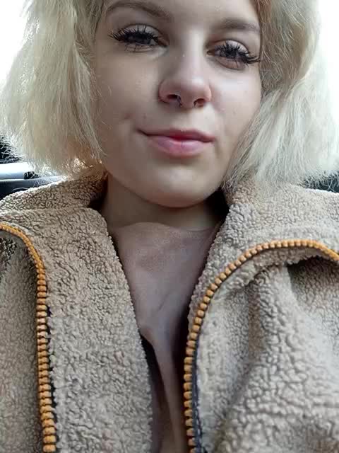 View or download file marie_outdoor on 2024-10-31 from bongacams