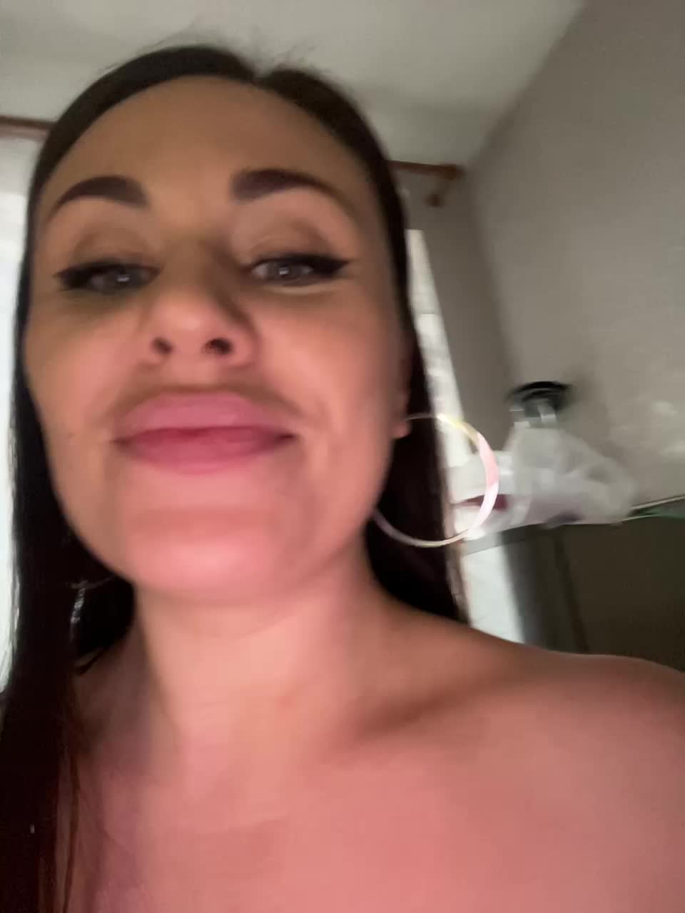 View or download file _hennessy_ on 2024-11-01 from bongacams