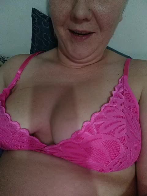 View or download file grey_family on 2024-11-01 from bongacams