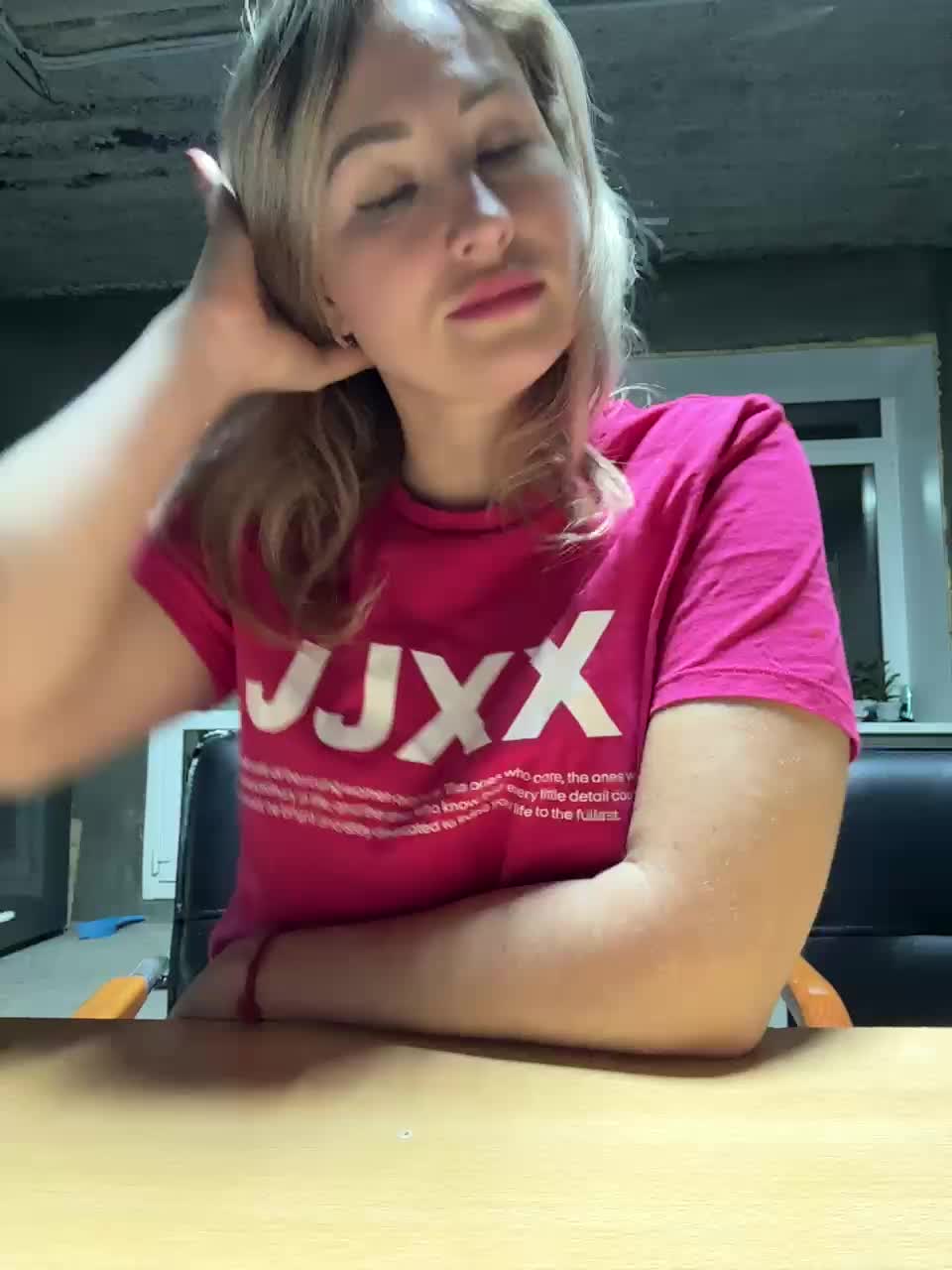 View or download file molly_7 on 2024-11-02 from bongacams