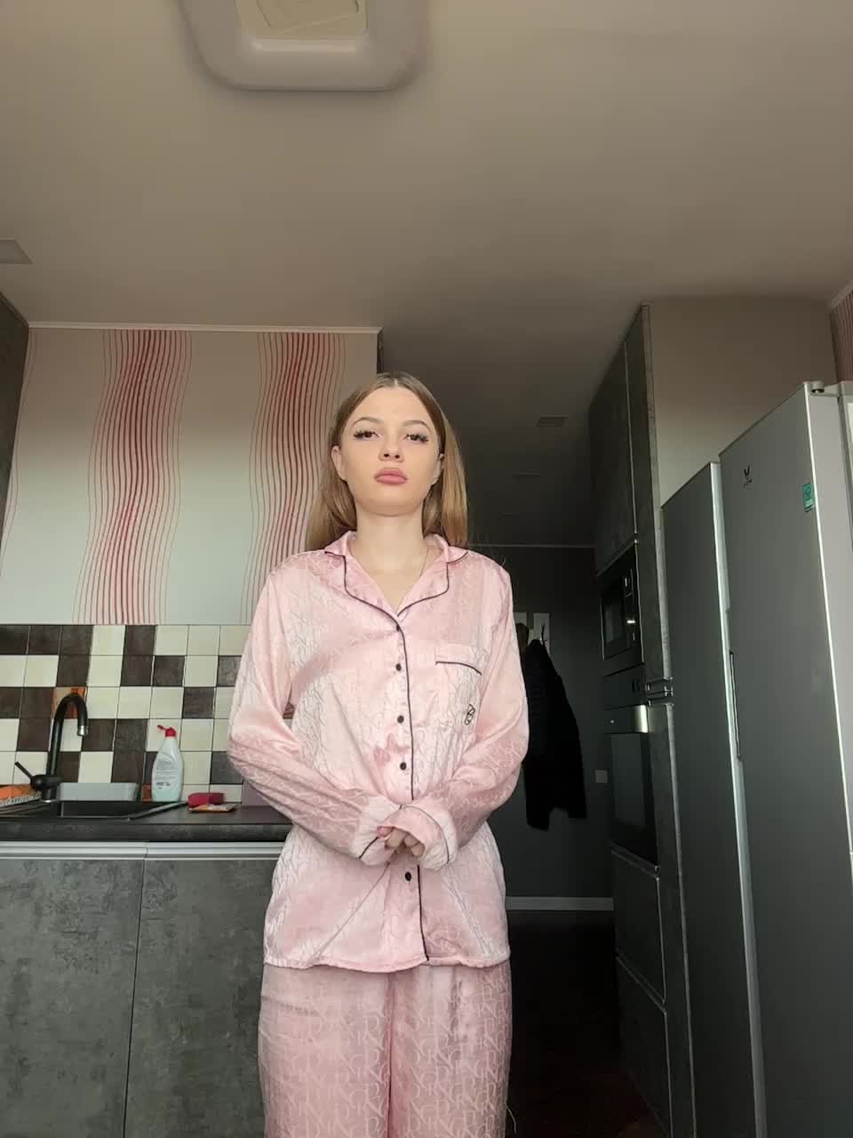 View or download file wetdolll on 2024-11-02 from bongacams