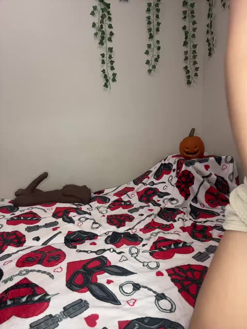 View or download file yololove on 2024-11-02 from bongacams