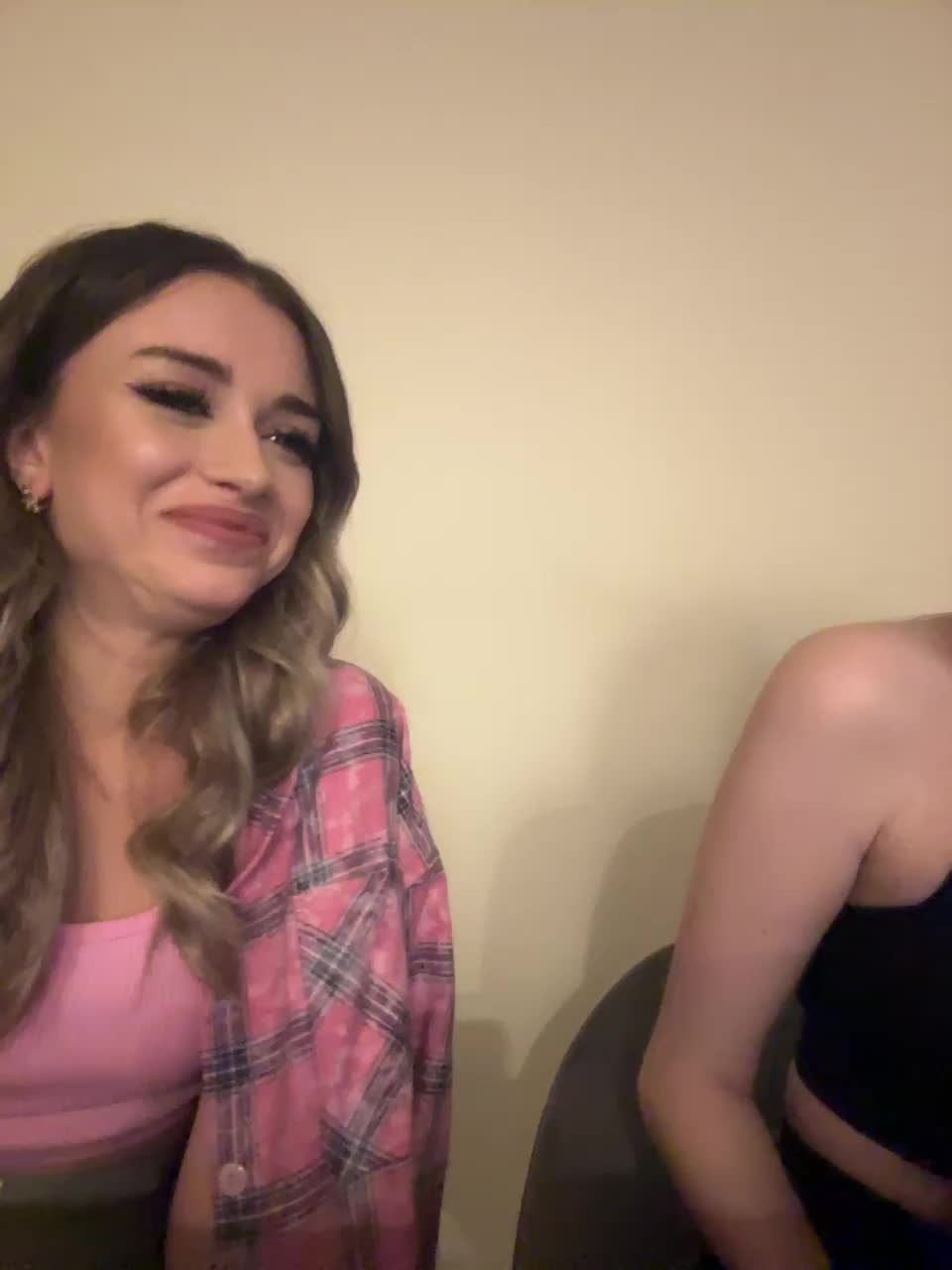 View or download file emilyandmira on 2024-11-04 from bongacams