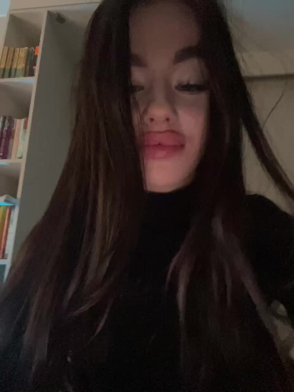 View or download file hotgirleva on 2024-11-04 from bongacams