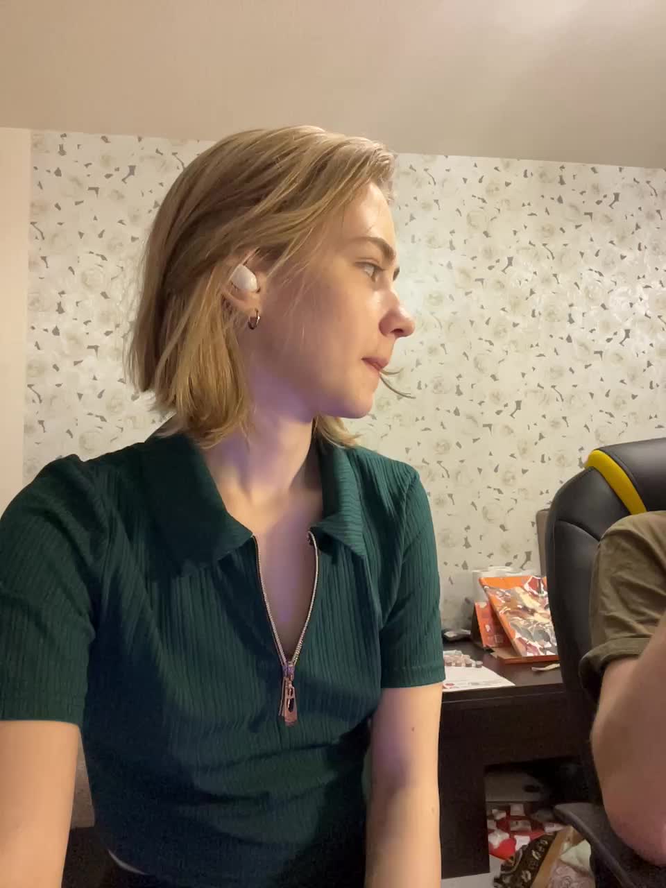 View or download file shrimprolls on 2024-11-04 from bongacams