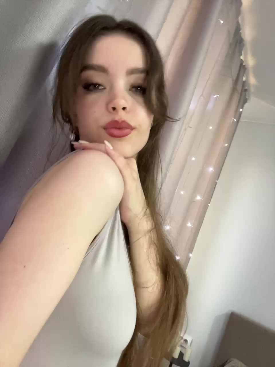 View or download file ladyemily on 2024-11-05 from bongacams