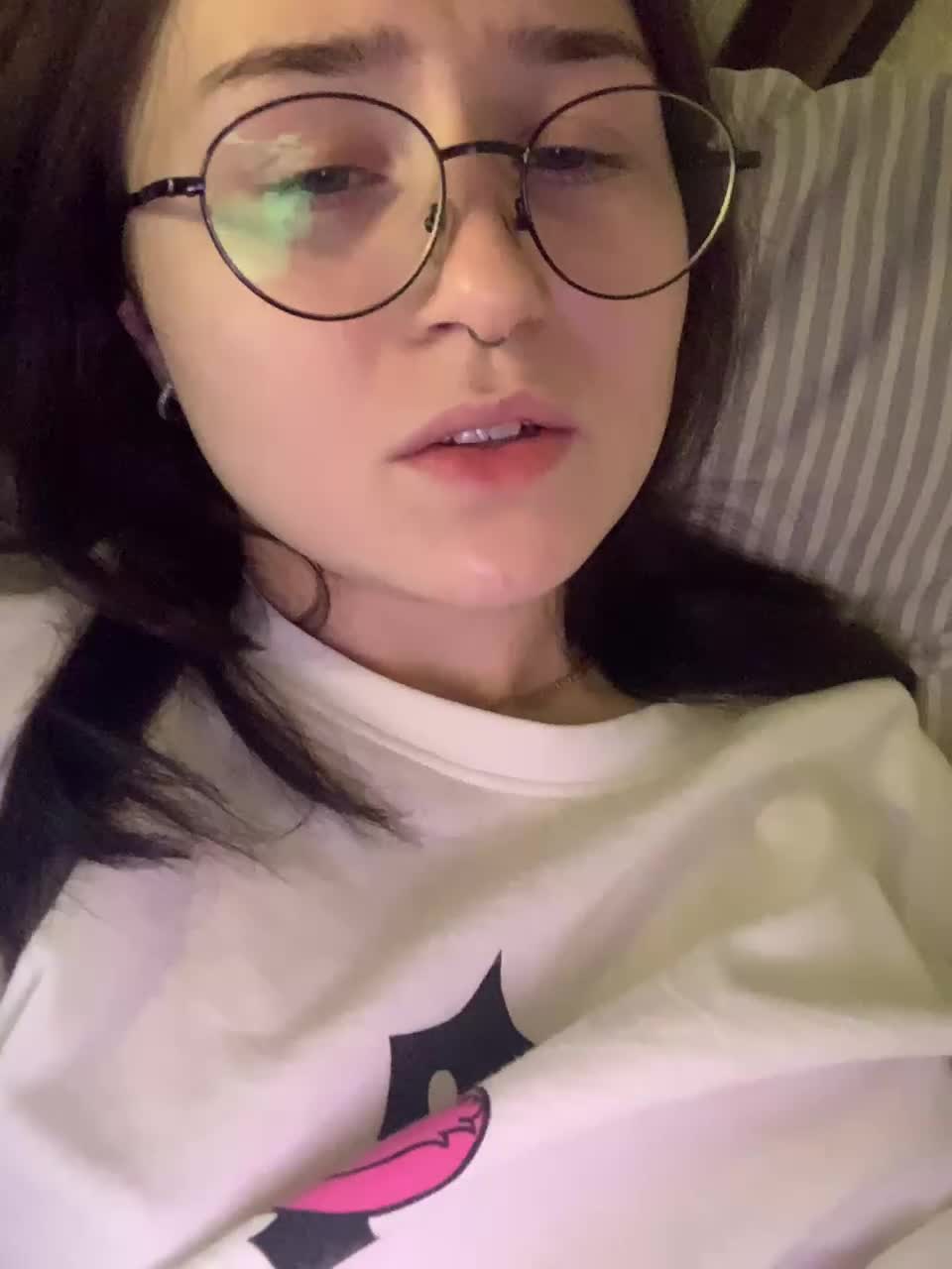 View or download file sashalindann on 2024-11-05 from bongacams