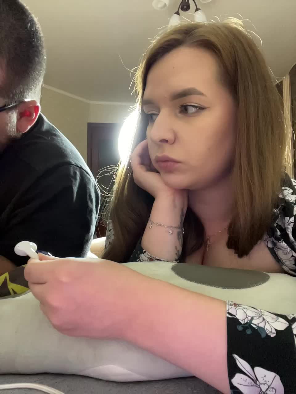 View or download file hellmor on 2024-11-06 from bongacams