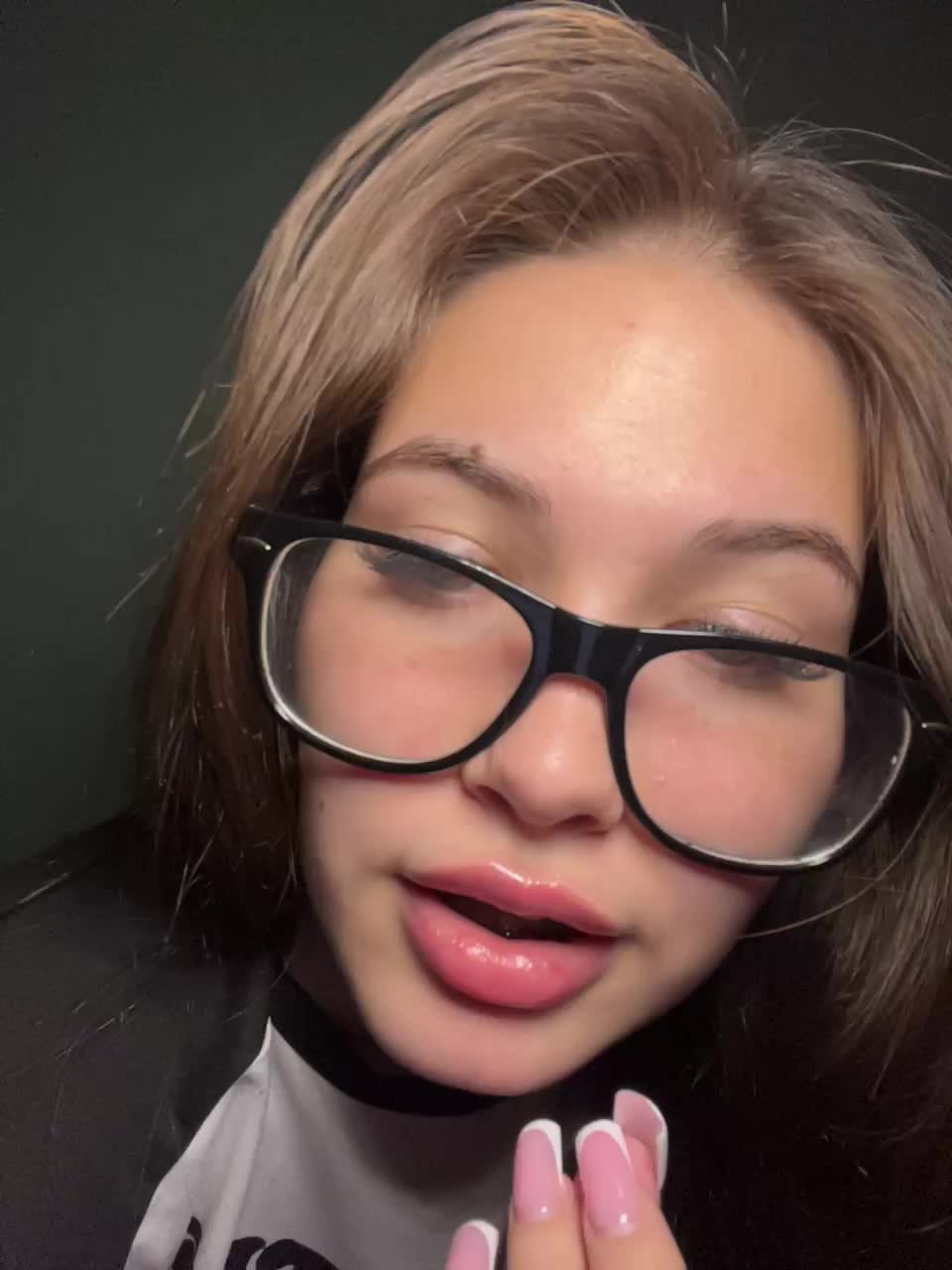 View or download file kikisvi on 2024-11-06 from bongacams