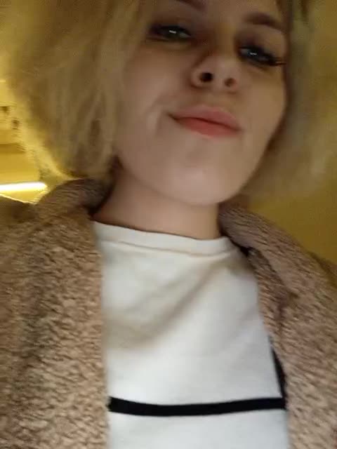 View or download file marie_outdoor on 2024-11-06 from bongacams