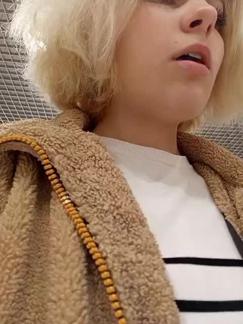 View or download file marie_outdoor on 2024-11-06 from bongacams