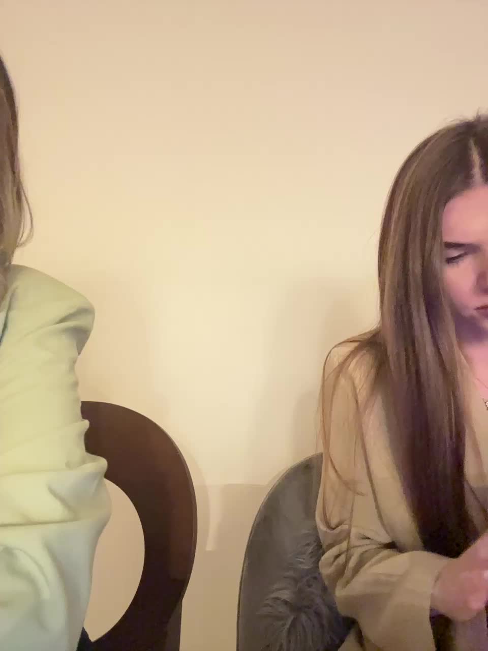 View or download file emilyandmira on 2024-11-08 from bongacams