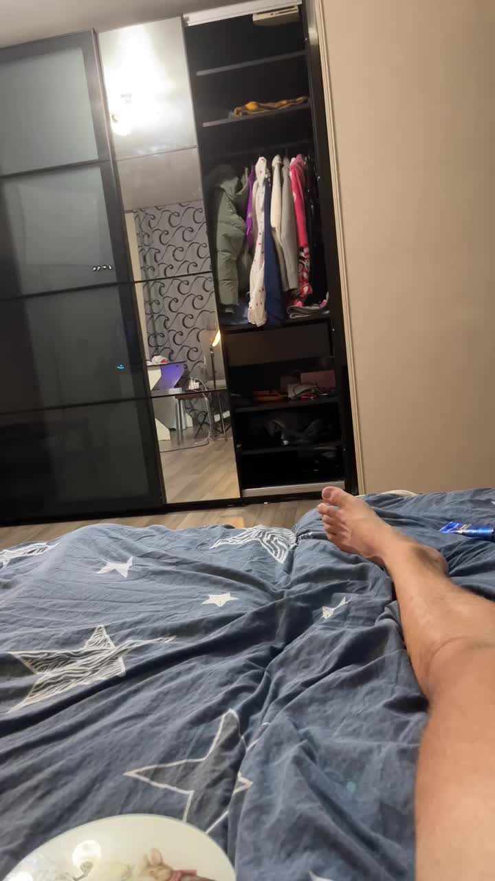 View or download file luckyguyhawk01 on 2024-11-08 from bongacams