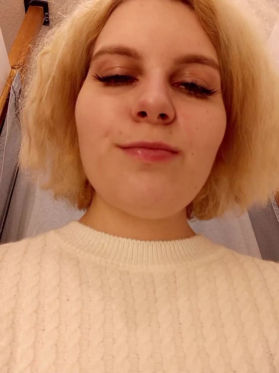 View or download file marie_outdoor on 2024-11-10 from bongacams