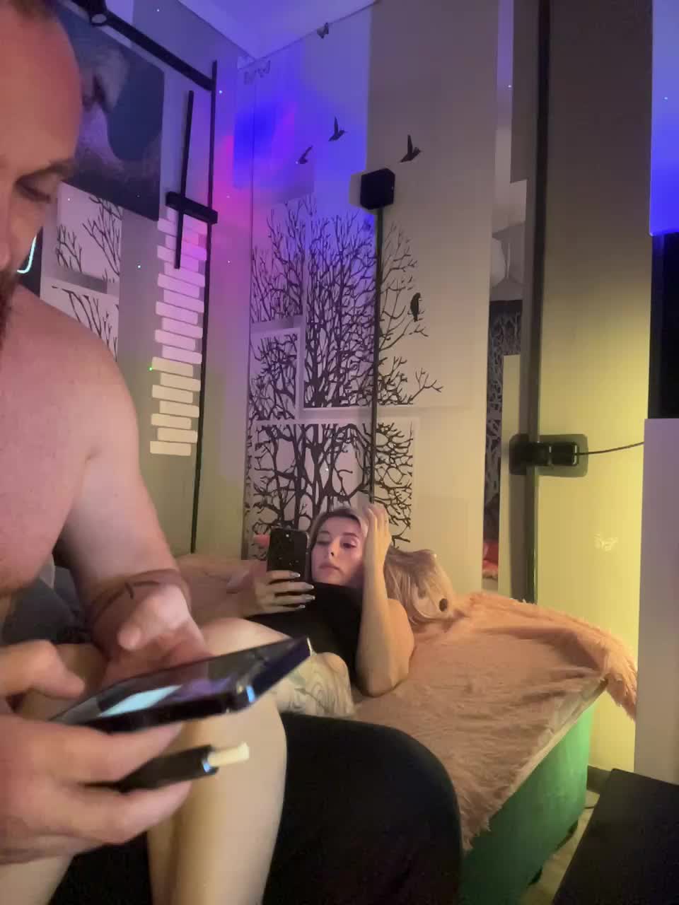 View or download file vik1one1 on 2024-11-11 from bongacams