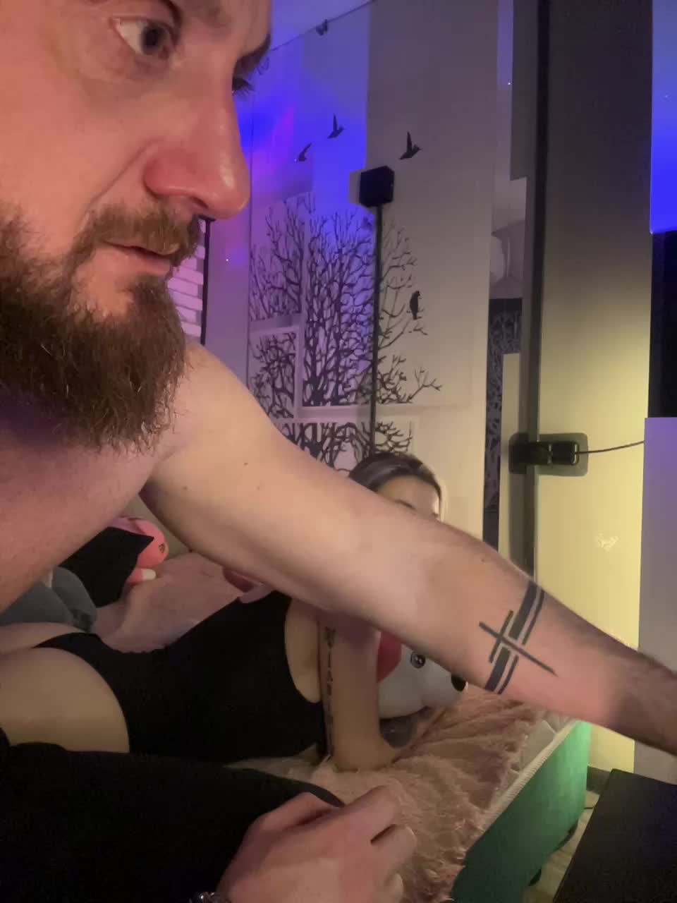 View or download file vik1one1 on 2024-11-11 from bongacams