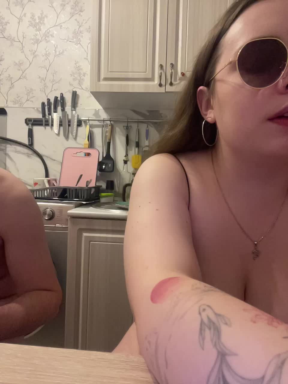 View or download file red_rooms on 2024-11-12 from bongacams