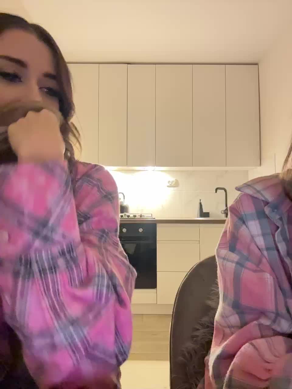 View or download file emilyandmira on 2024-11-13 from bongacams