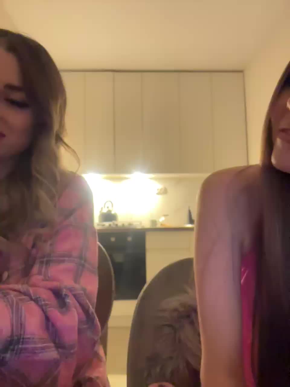 View or download file emilyandmira on 2024-11-13 from bongacams