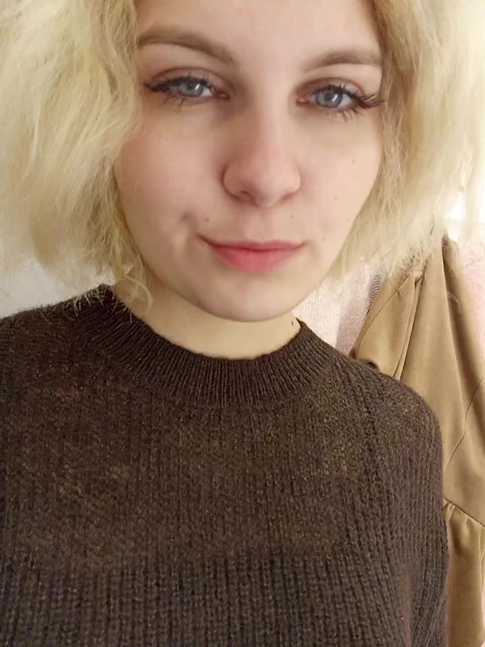 View or download file marie_outdoor on 2024-11-13 from bongacams