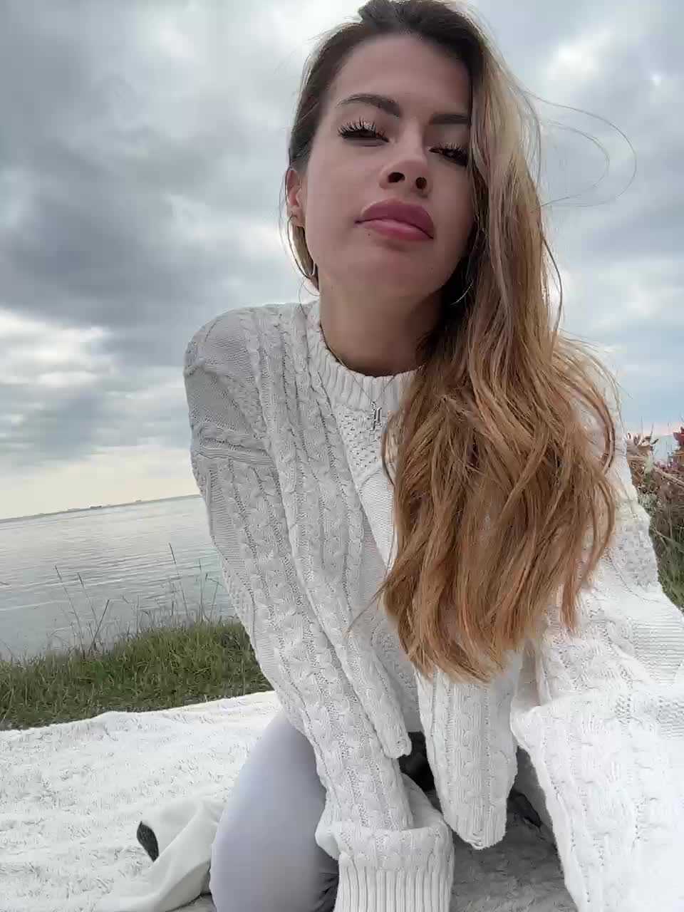 View or download file natalimuur on 2024-11-13 from bongacams