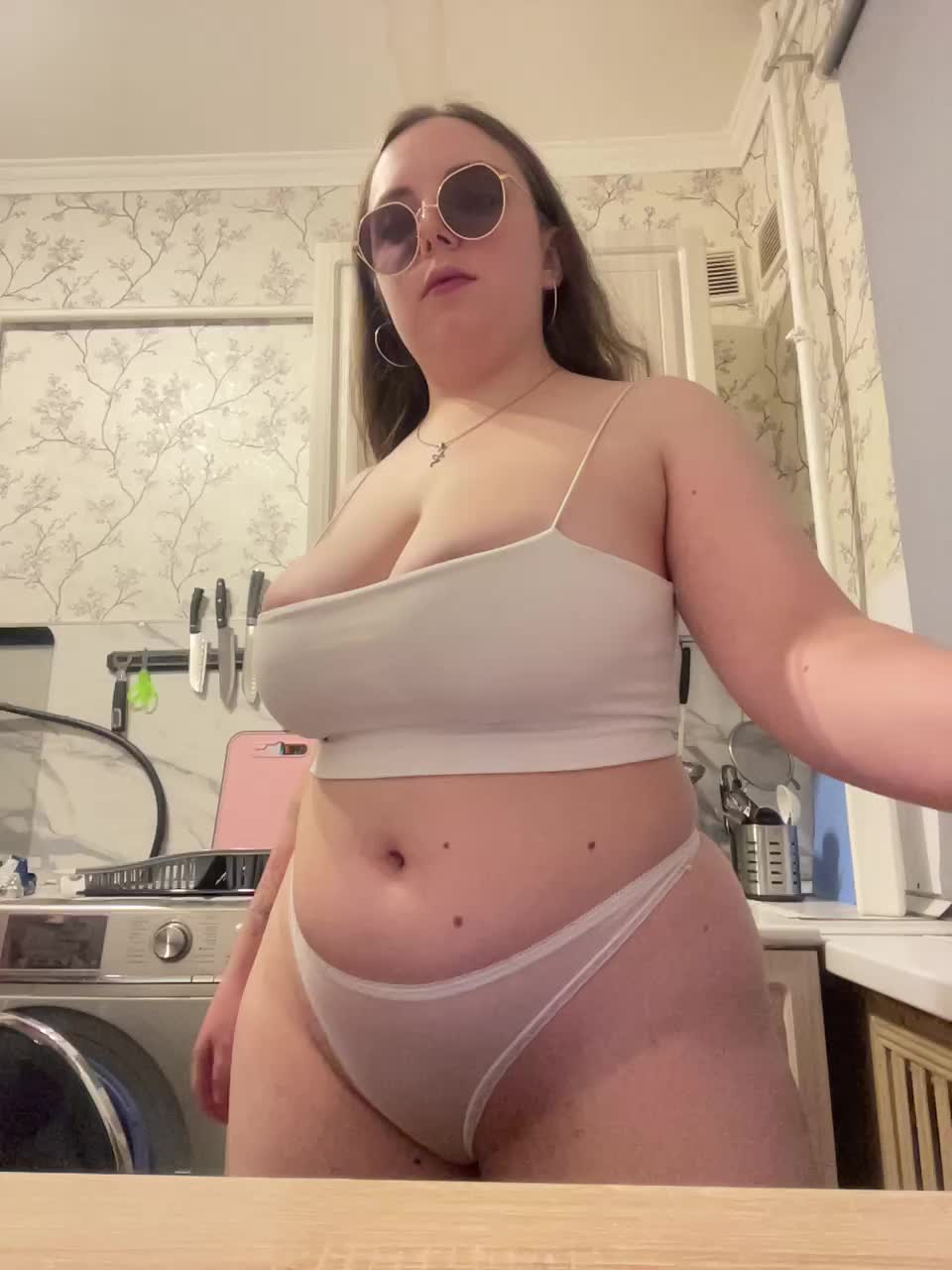 View or download file red_rooms on 2024-11-13 from bongacams